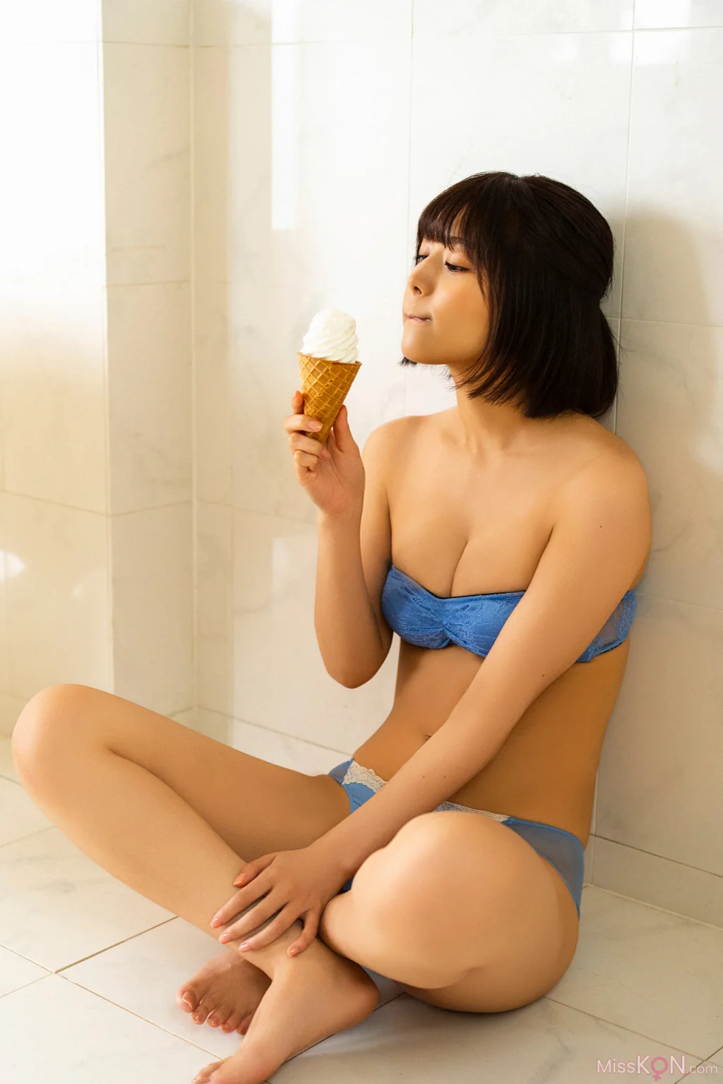 Ruka Kitano (北野瑠華)_ FLASHデジタル写真集 波間に誘われて
