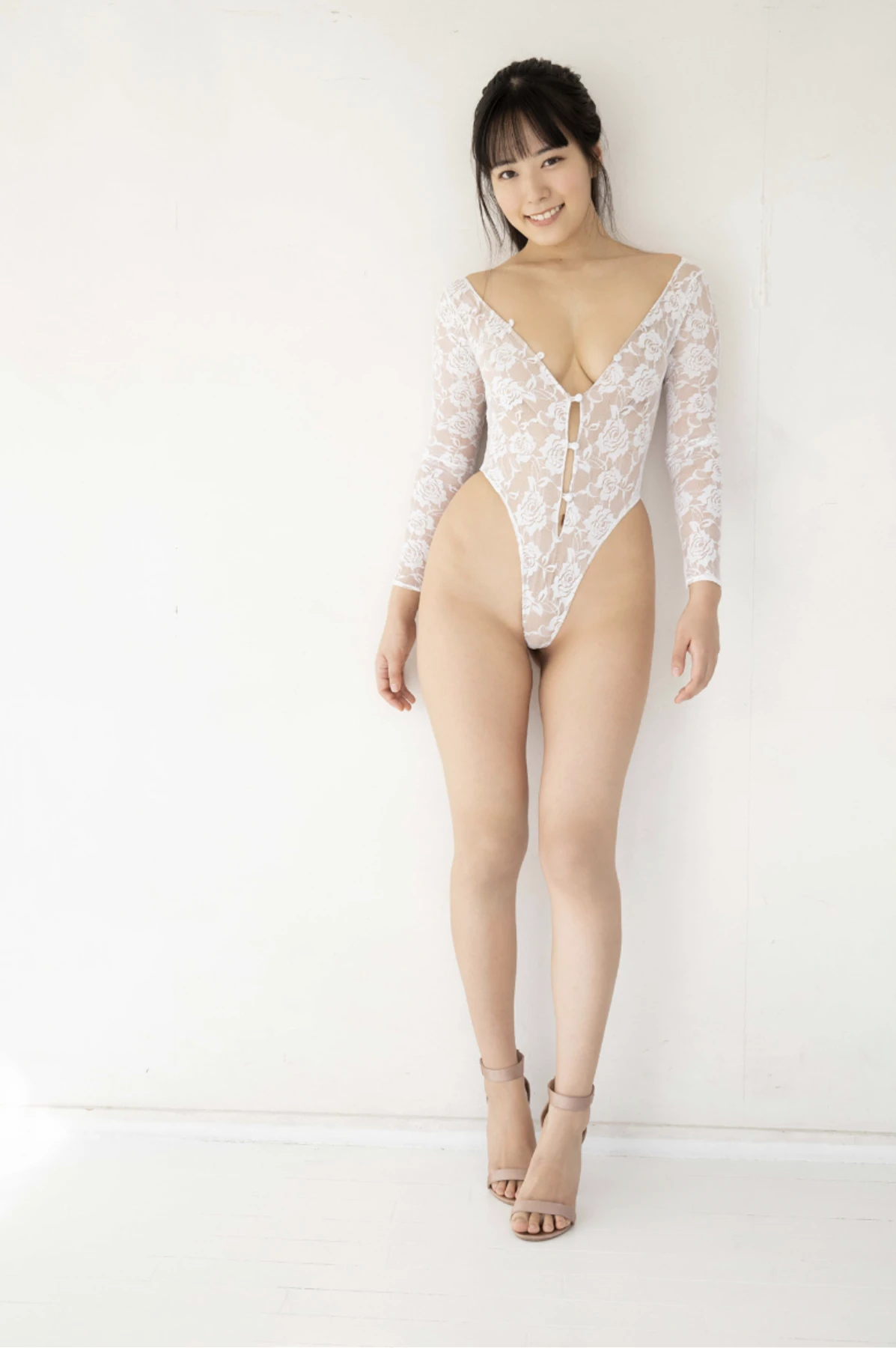 Umi Shinonome 東雲うみ, FLASHデジタル写真集 「商社OL破れちゃった」 Set.03