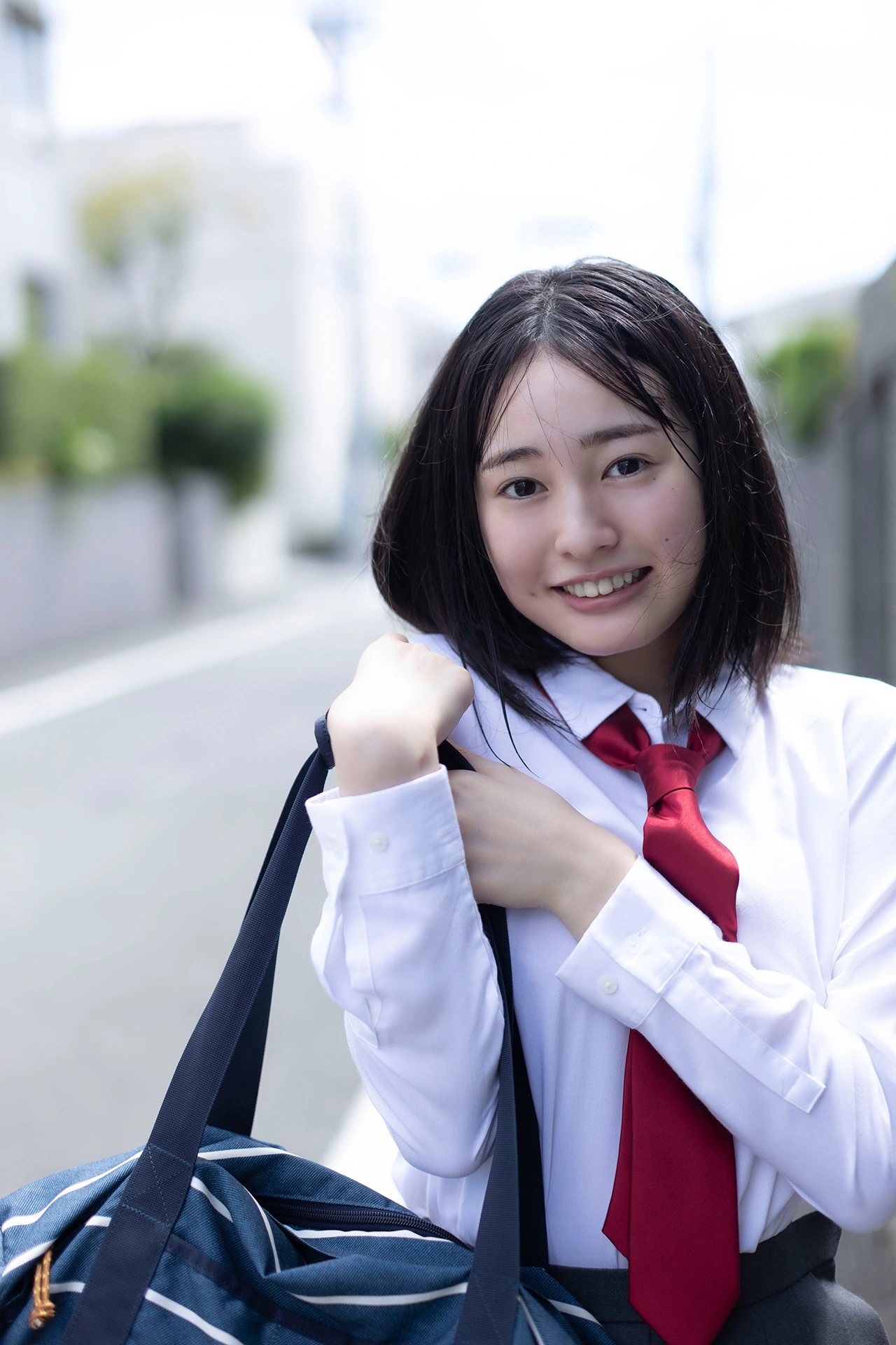 Miu Shirahama 白濱美兎, FLASHデジタル写真集 「ちょっぴりオトナ」 Set.01