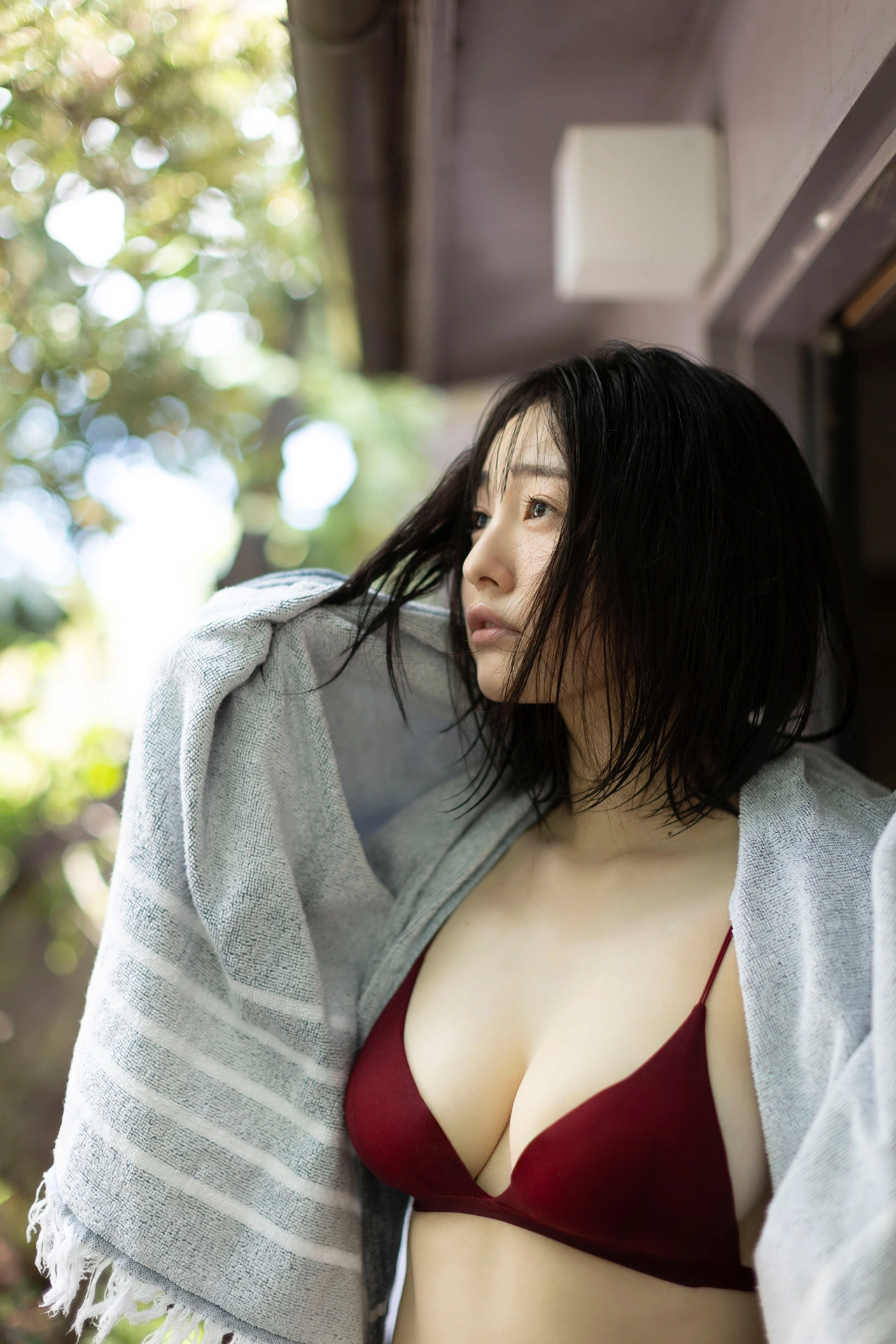 Miu Shirahama 白濱美兎, FLASHデジタル写真集 「ちょっぴりオトナ」 Set.01