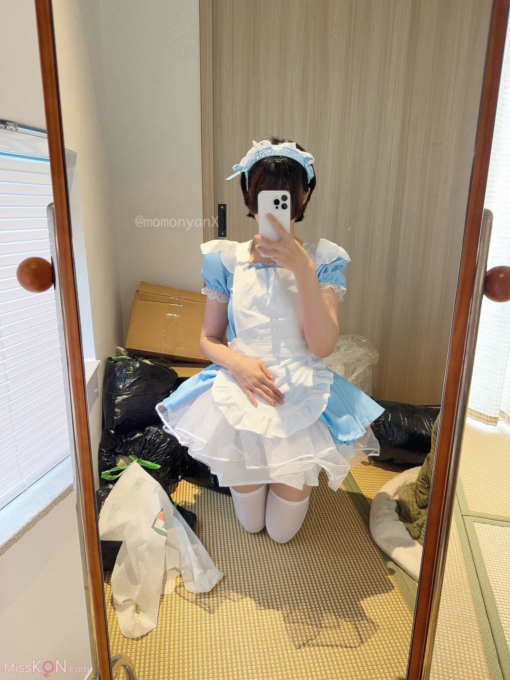 Coser@NAGISA魔物喵_ [Fantia]ゴミ屋敷掃除してるメイドさん