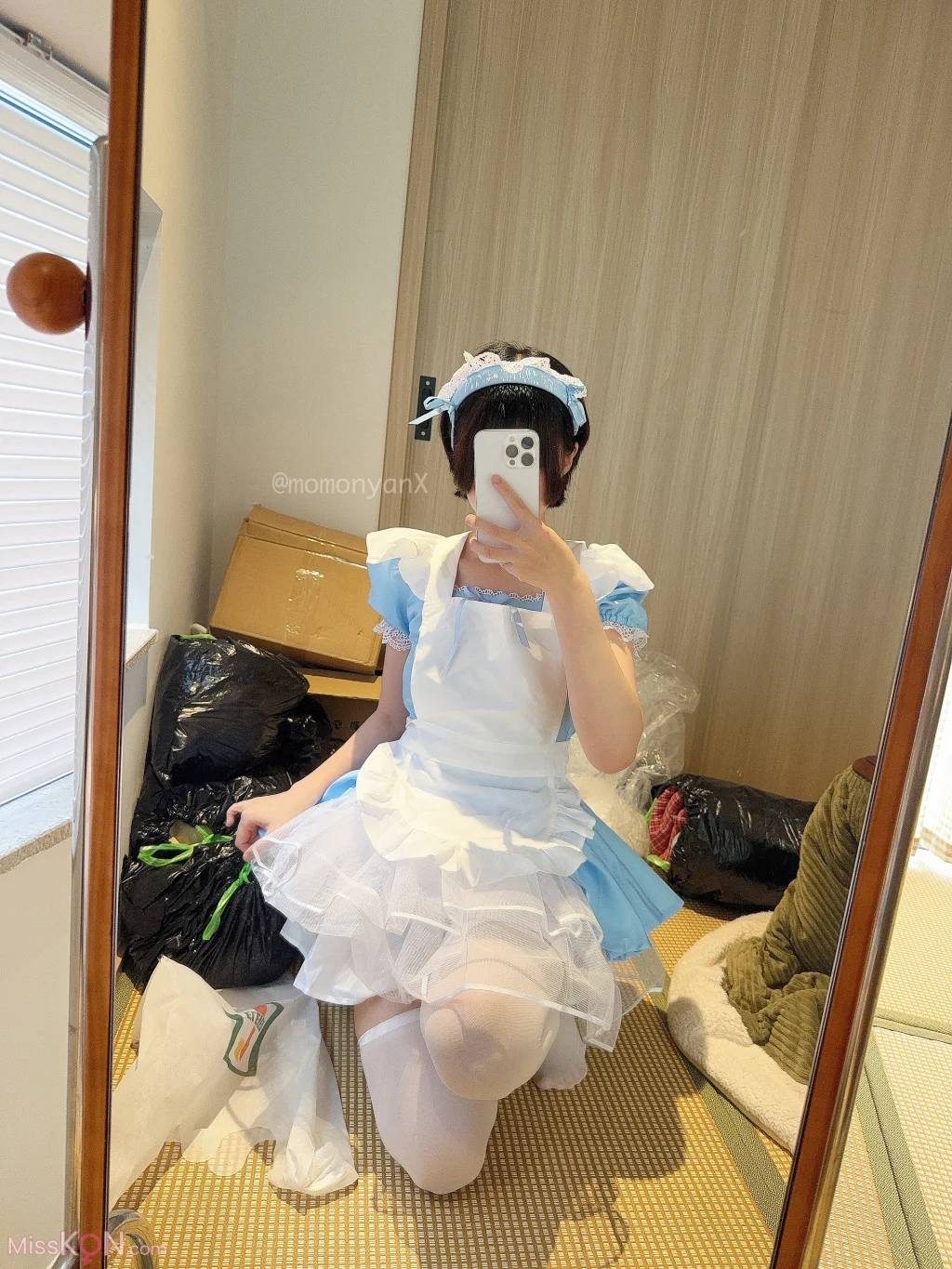Coser@NAGISA魔物喵_ [Fantia]ゴミ屋敷掃除してるメイドさん