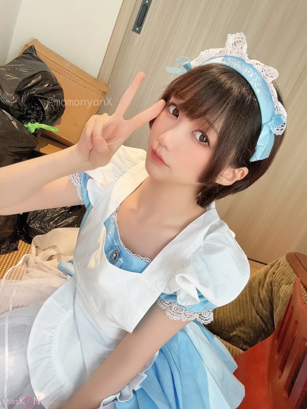 Coser@NAGISA魔物喵_ [Fantia]ゴミ屋敷掃除してるメイドさん