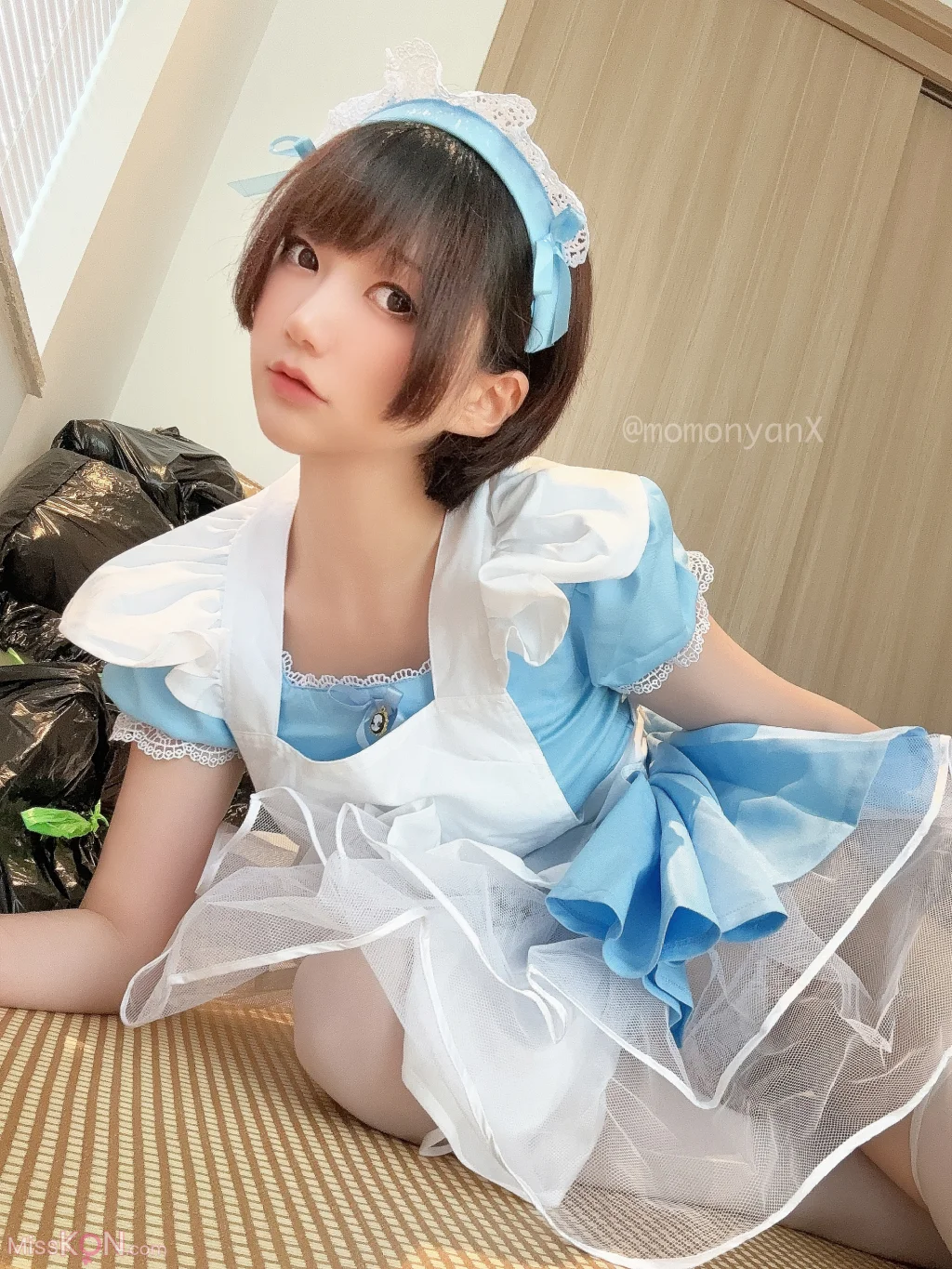 Coser@NAGISA魔物喵_ [Fantia]ゴミ屋敷掃除してるメイドさん