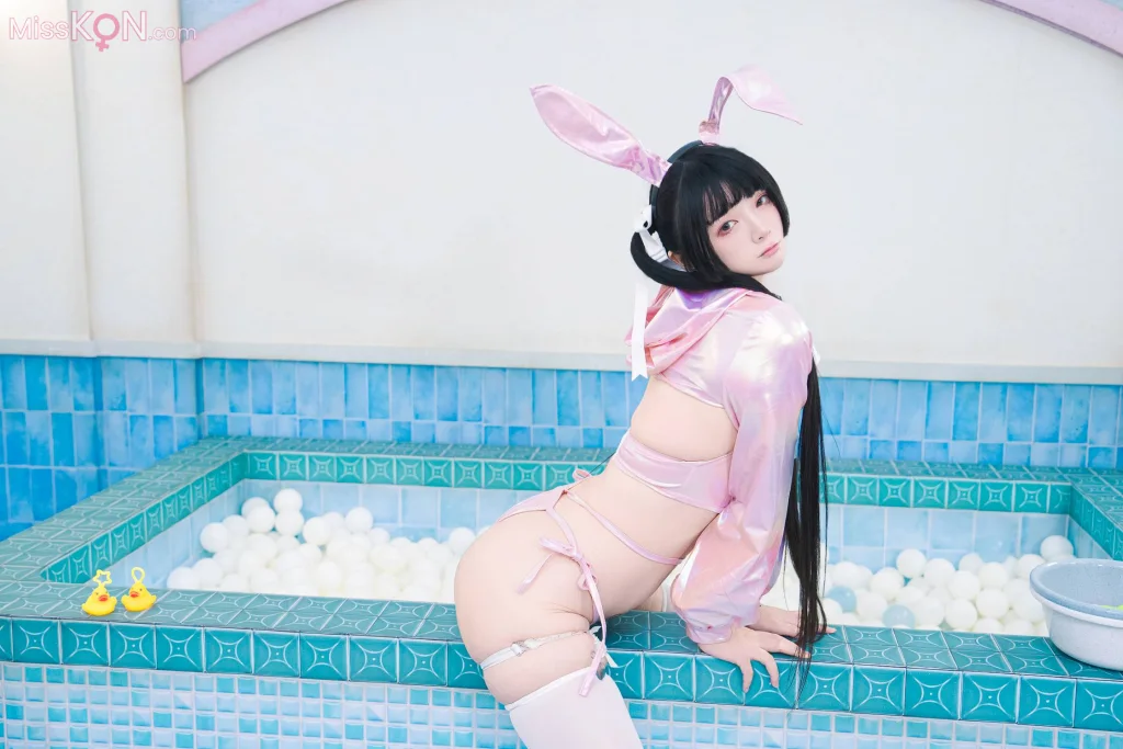 Coser@落落Raku_ 粉紅小白兔 公共澡堂裡盡情自慰！