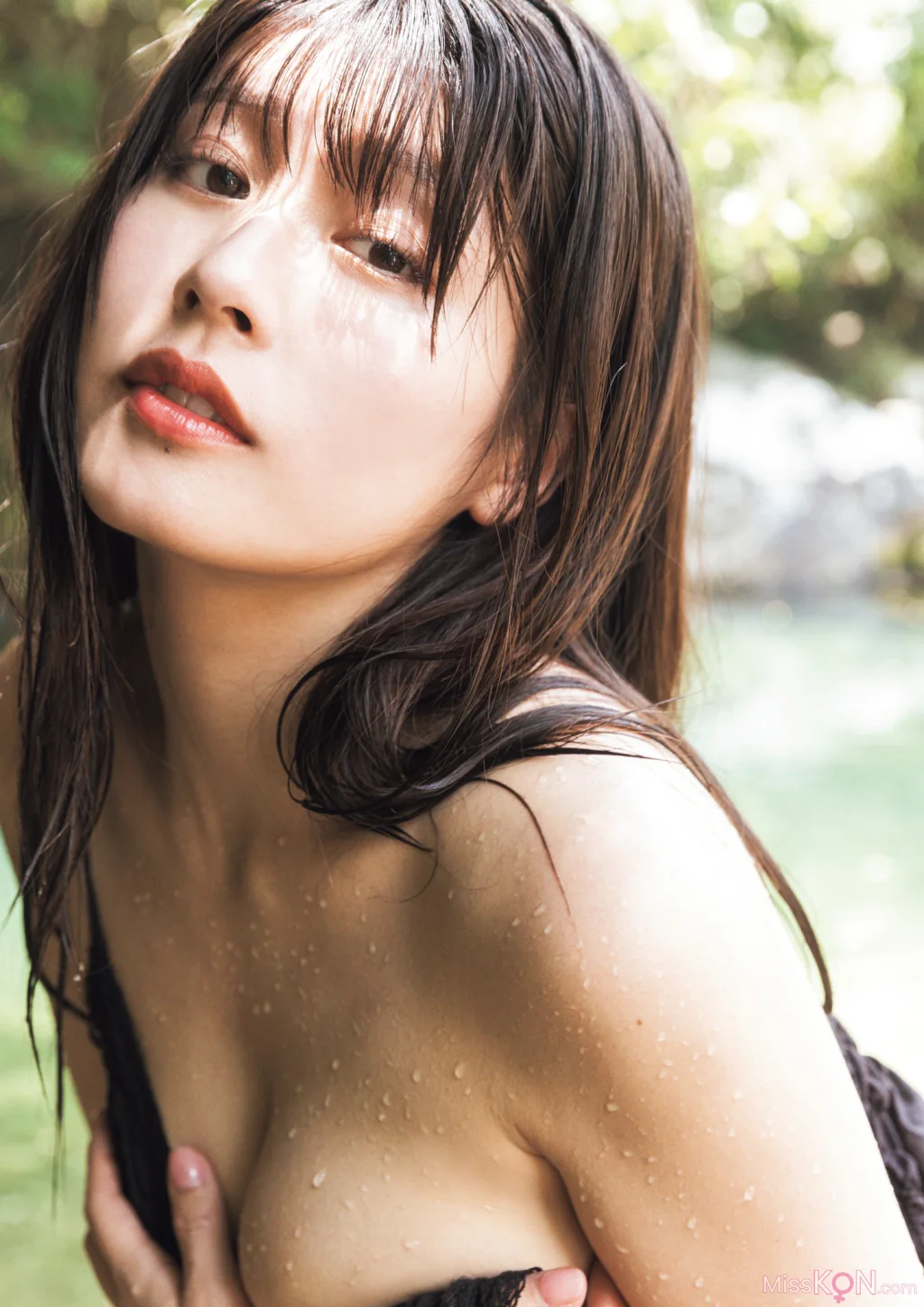 Yoshino Chitose (ちとせよしの)_【電子版だけの特典カット付き】 写真集『ｌｏｔｕｓ　ｓｅｒｅｎｉｔｙ』