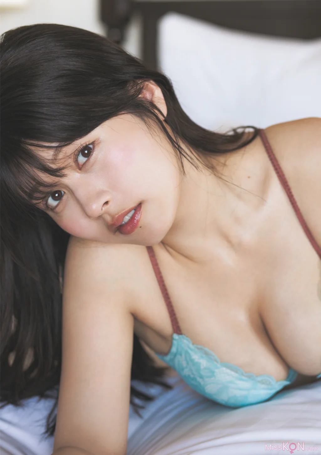 Yoshino Chitose (ちとせよしの)_【電子版だけの特典カット付き】 写真集『ｌｏｔｕｓ　ｓｅｒｅｎｉｔｙ』