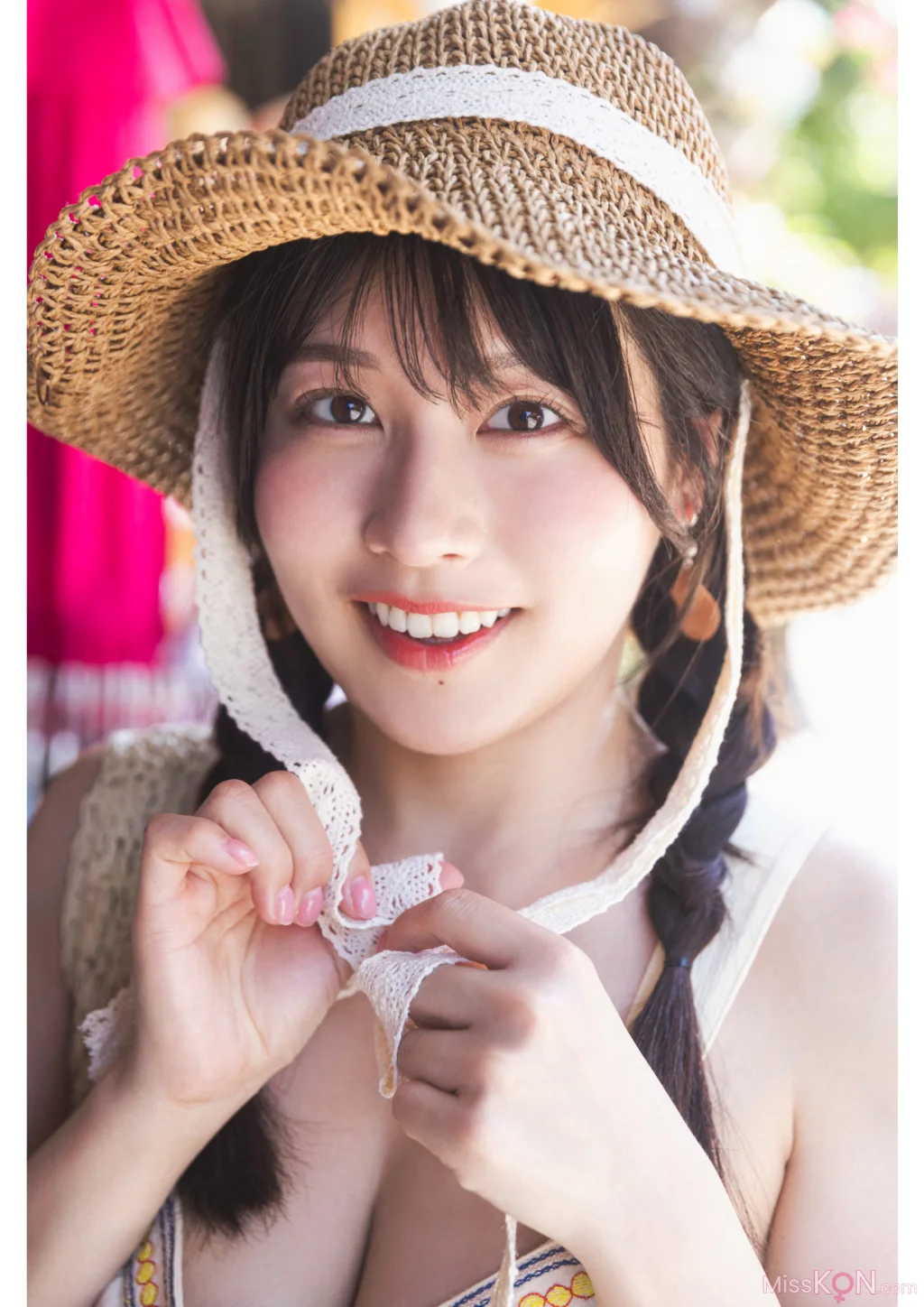 Yoshino Chitose (ちとせよしの)_【電子版だけの特典カット付き】 写真集『ｌｏｔｕｓ　ｓｅｒｅｎｉｔｙ』