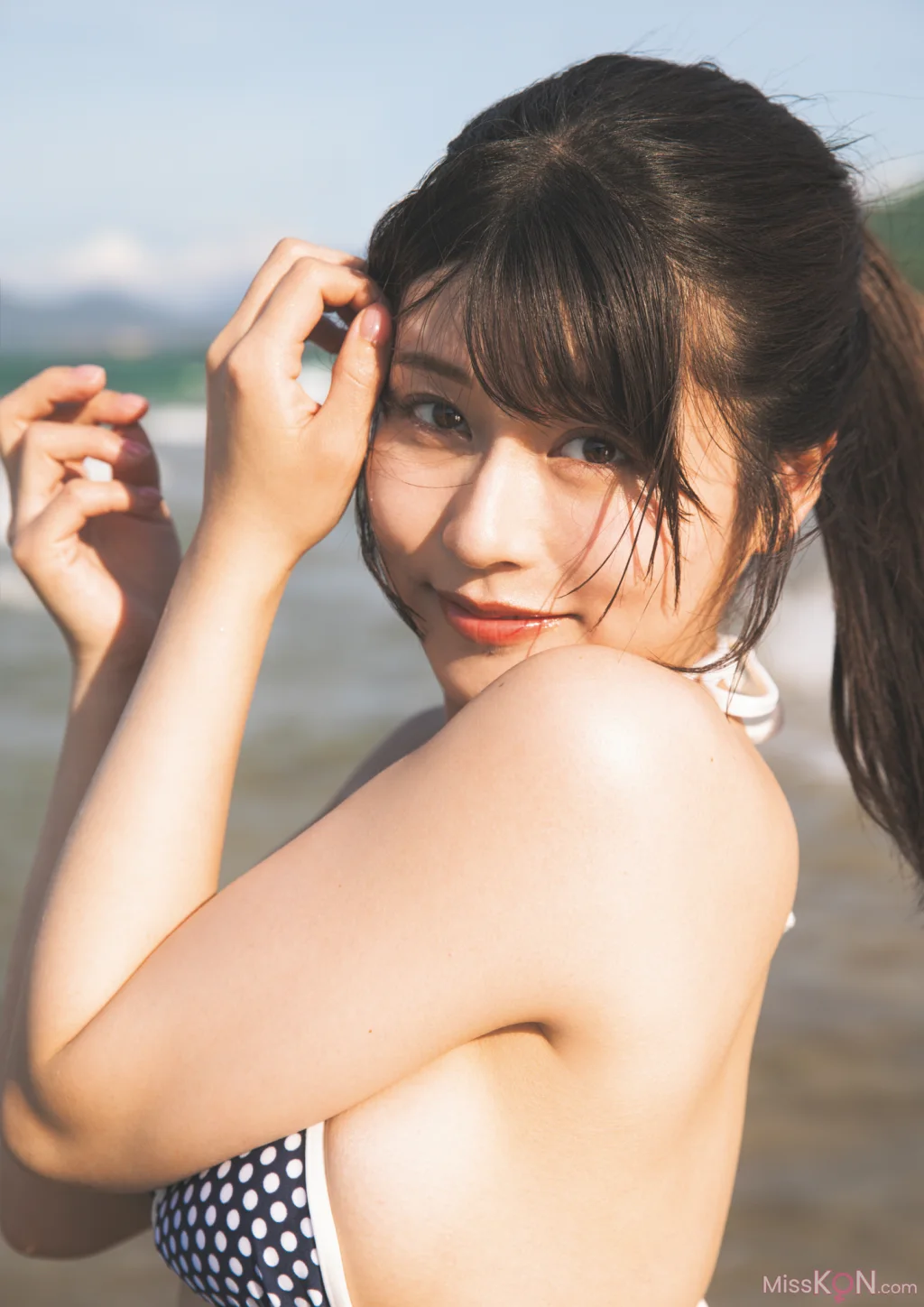 Yoshino Chitose (ちとせよしの)_【電子版だけの特典カット付き】 写真集『ｌｏｔｕｓ　ｓｅｒｅｎｉｔｙ』