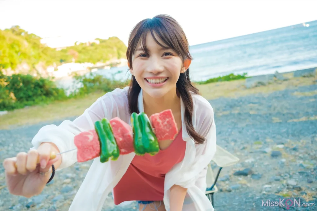 Arisa Kotoi (琴井ありさ)_ デジタル写真集『琴井に恋と _ 真紅と夜明けの完全版 』