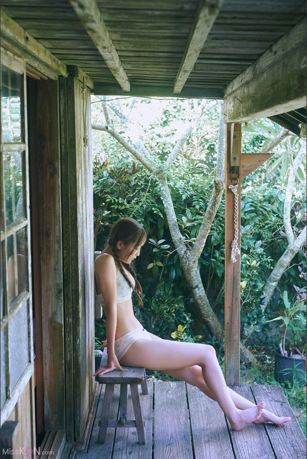 NEO (ねお)_ 2025 Autumn Season Girl 「青にとける」