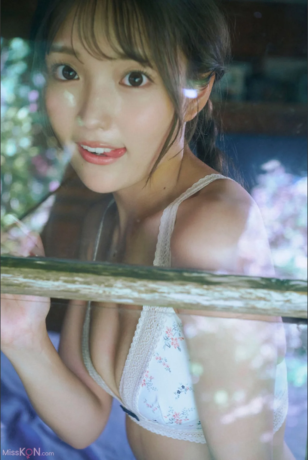 NEO (ねお)_ 2025 Autumn Season Girl 「青にとける」