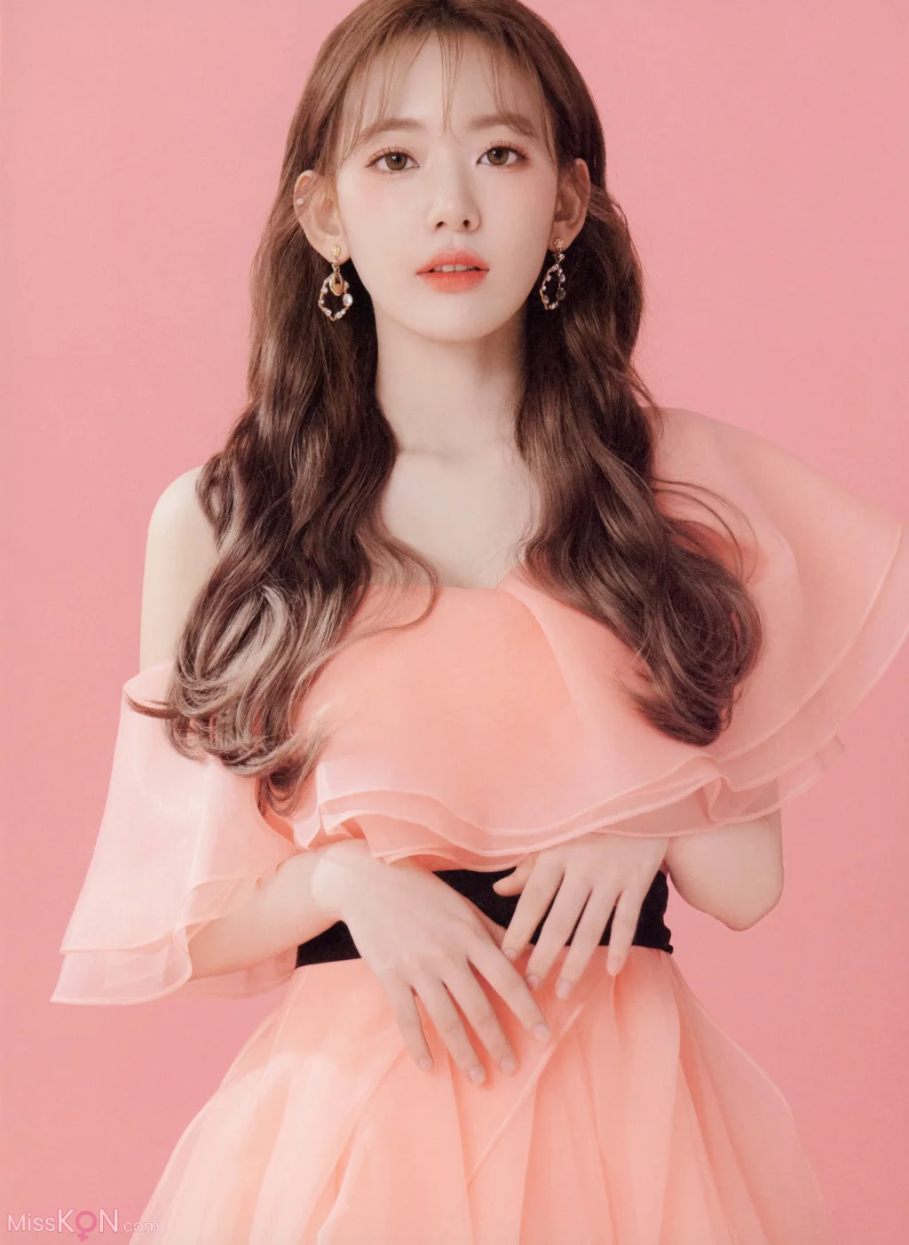 Sakura Miyawaki (宮脇咲良)_ Graduation Visual Booklet 7 Sakura Miyawaki (宮脇咲良)_ Graduation Visual Booklet