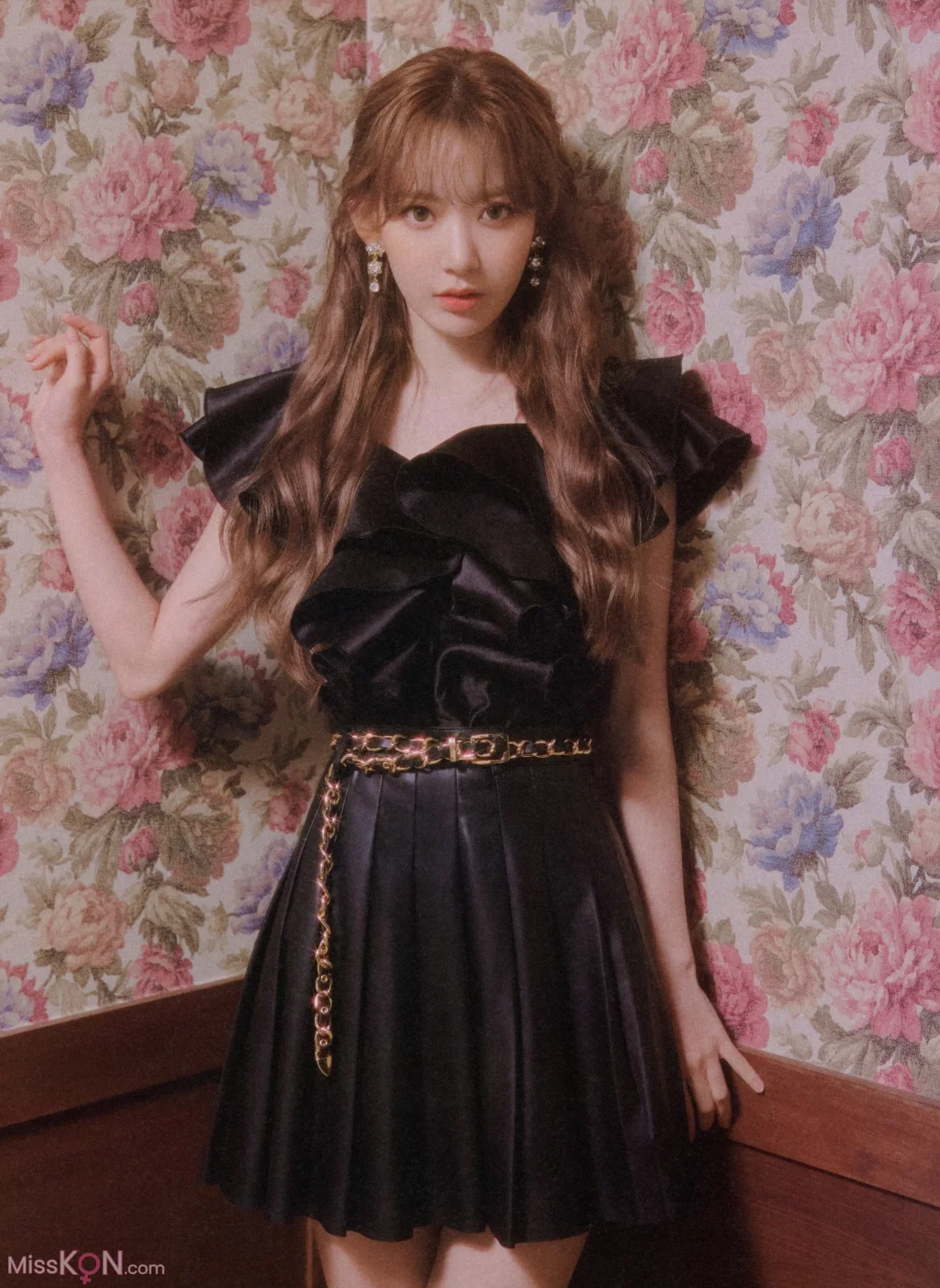 Sakura Miyawaki (宮脇咲良)_ Graduation Visual Booklet 22 Sakura Miyawaki (宮脇咲良)_ Graduation Visual Booklet