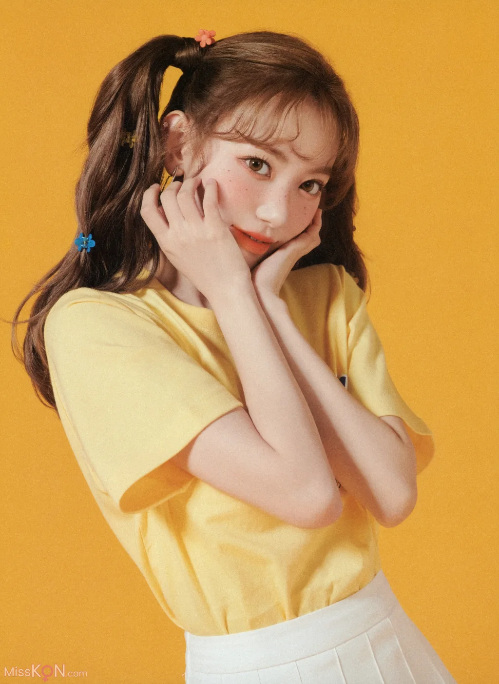 Sakura Miyawaki (宮脇咲良)_ Graduation Visual Booklet 26 Sakura Miyawaki (宮脇咲良)_ Graduation Visual Booklet