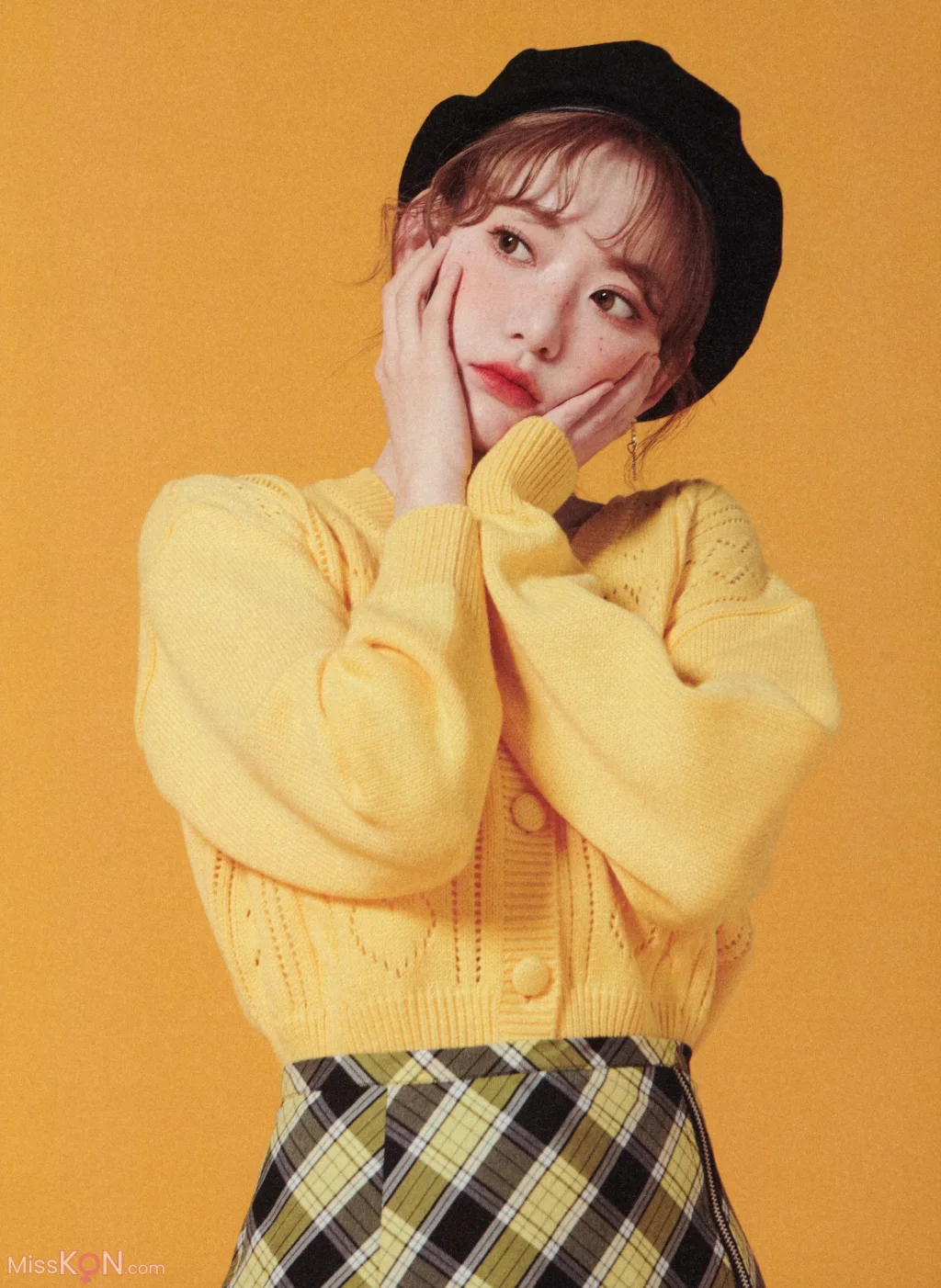 Sakura Miyawaki (宮脇咲良)_ Graduation Visual Booklet 30 Sakura Miyawaki (宮脇咲良)_ Graduation Visual Booklet