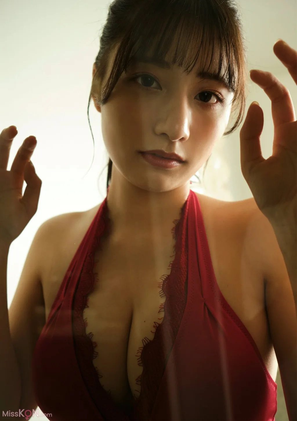 Yuka Suzuki (ユカ・スズキ)_ BUBKAデジタル写真集 「W-DAY on the floor」