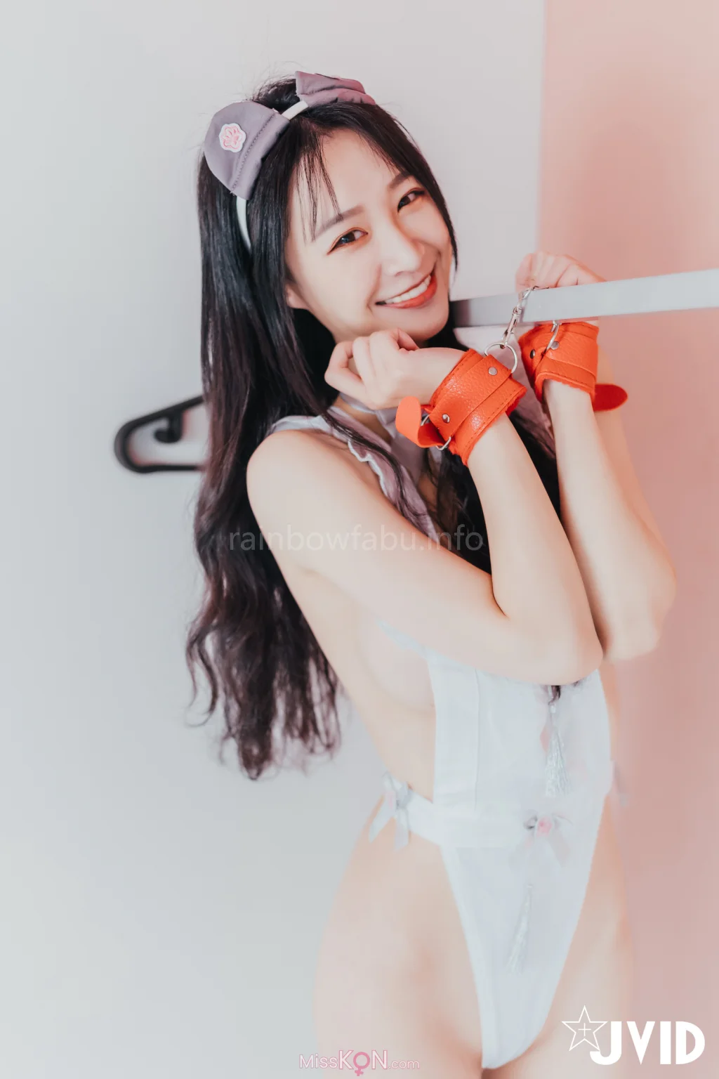 [JVID] Sunny小采緹_『開腿綑綁』過節寂寞難耐自己玩起來的Sunny小僕娘