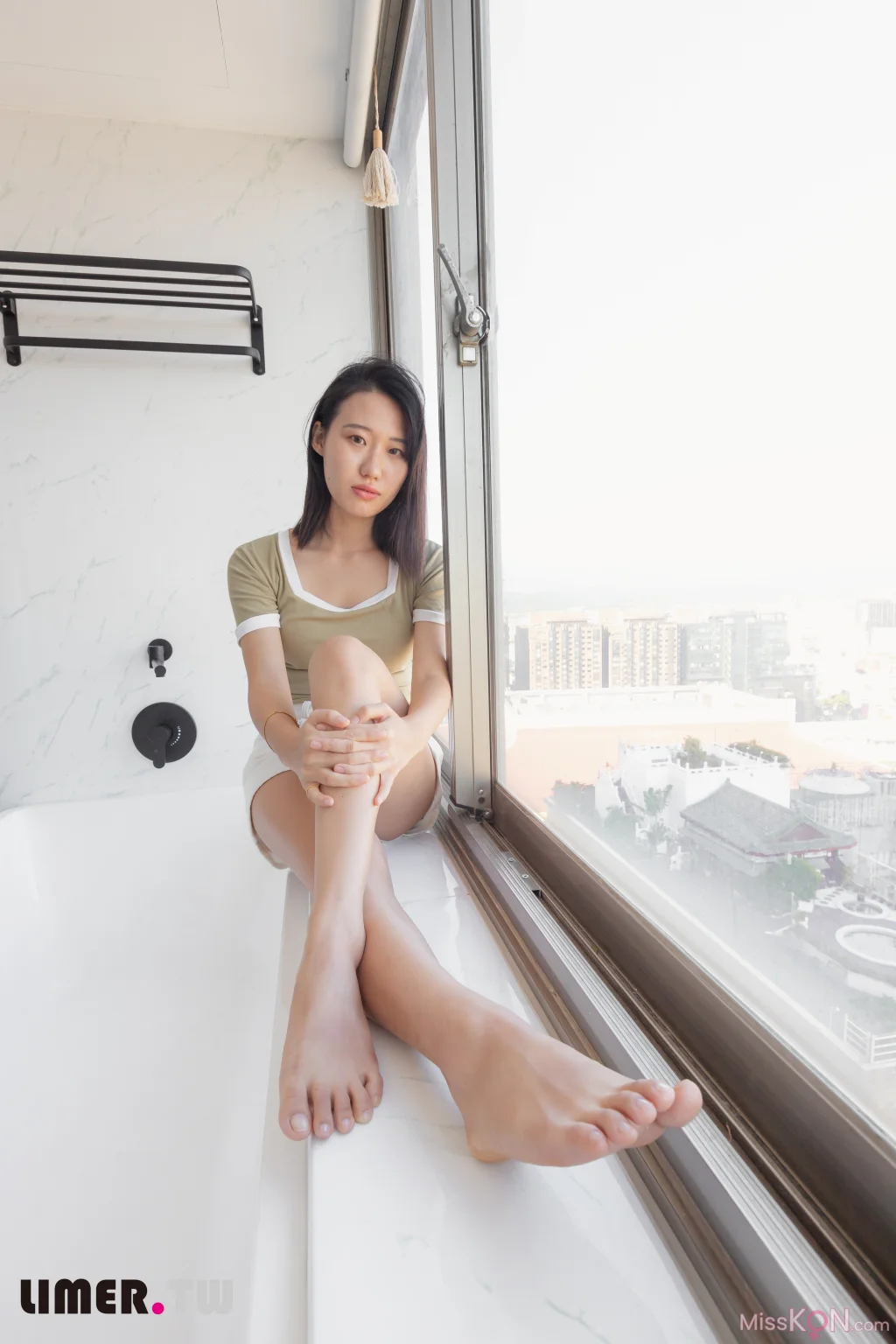 [Limerence原创] No.014_ 学生素人Sarah裸足首作