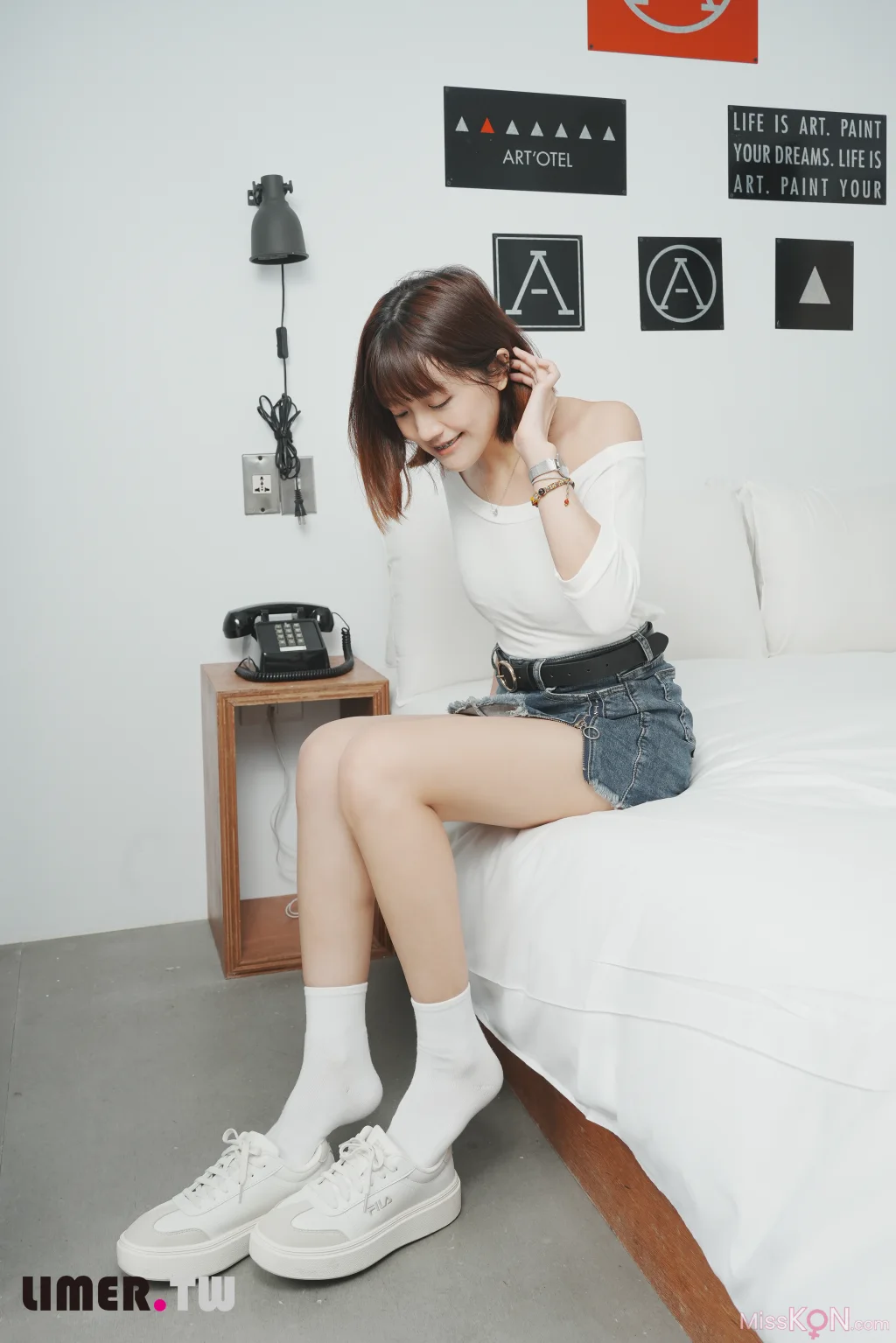 [Limerence原创] No.036_ Betty 微笑女孩极致裸足