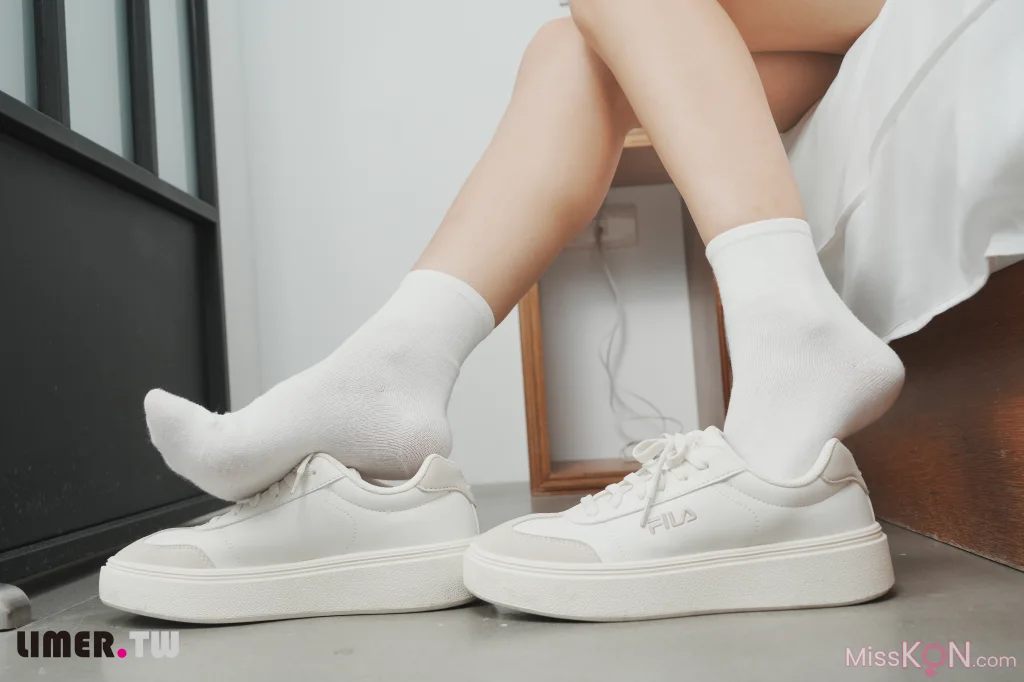 [Limerence原创] No.036_ Betty 微笑女孩极致裸足