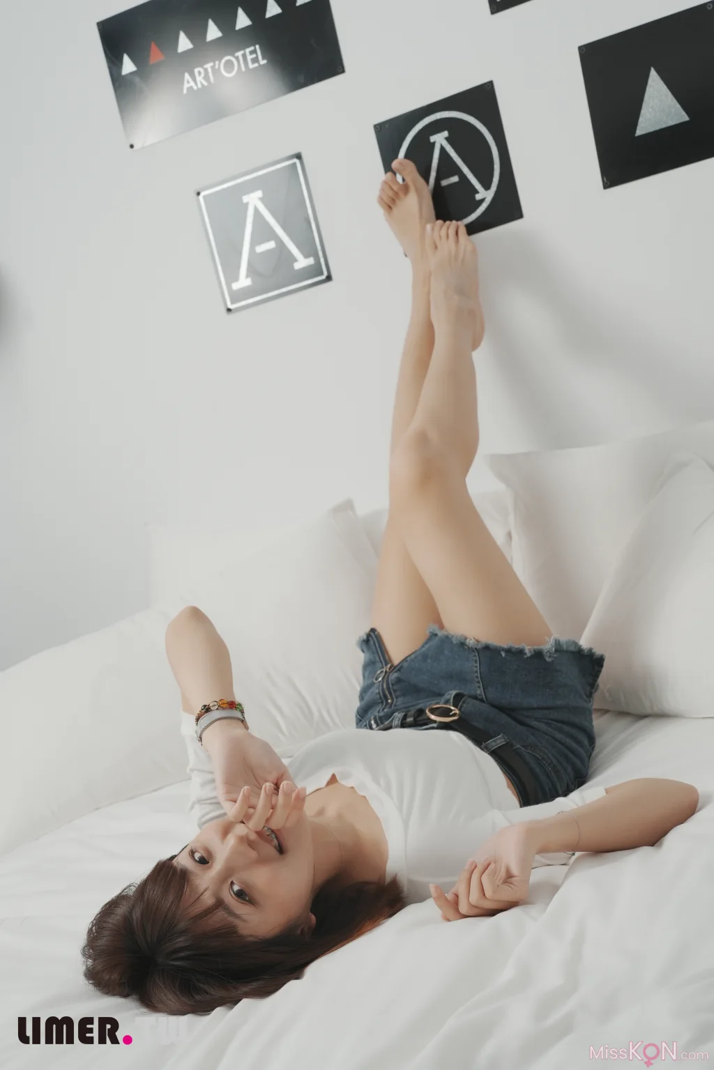 [Limerence原创] No.036_ Betty 微笑女孩极致裸足