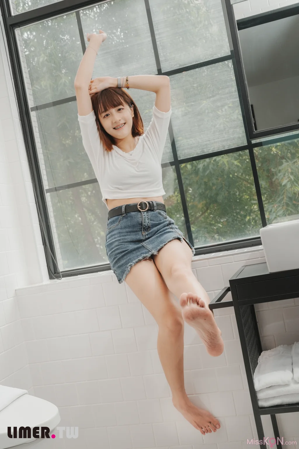 [Limerence原创] No.036_ Betty 微笑女孩极致裸足