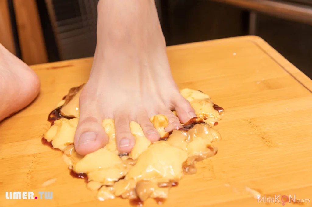 [Limerence原创] No.038_ 乐朵 瑜伽服秘制裸足餐盘 想尝口补丁吗