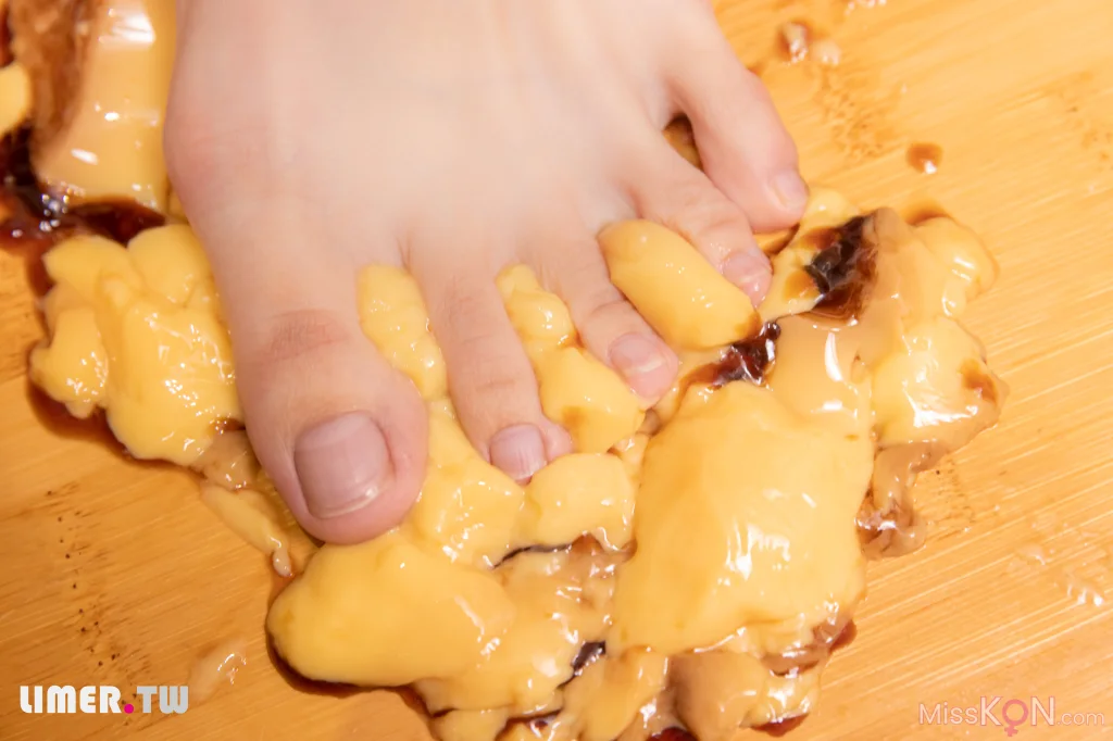 [Limerence原创] No.038_ 乐朵 瑜伽服秘制裸足餐盘 想尝口补丁吗