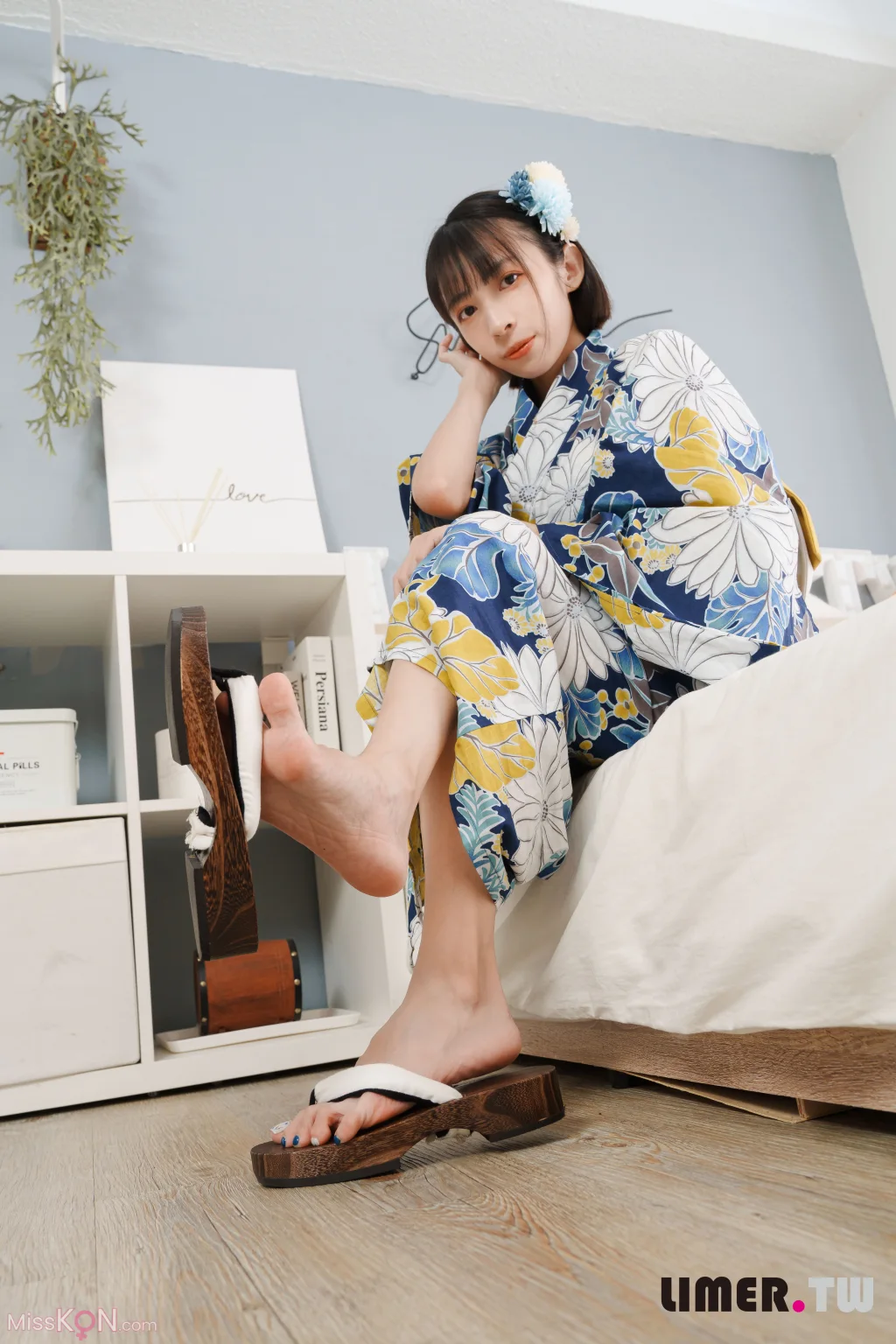 [Limerence原创] No.042_ 日本妹子子 超敏感脚脚初次被TK