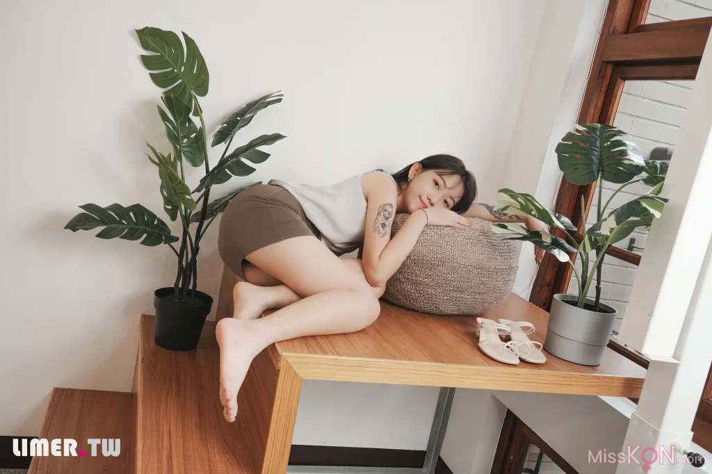 [Limerence原创] No.046_ 素人Una 凉鞋抹润滑膏