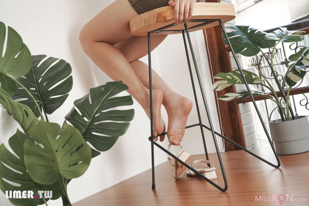 [Limerence原创] No.046_ 素人Una 凉鞋抹润滑膏