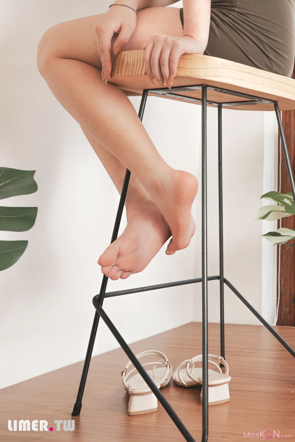 [Limerence原创] No.046_ 素人Una 凉鞋抹润滑膏