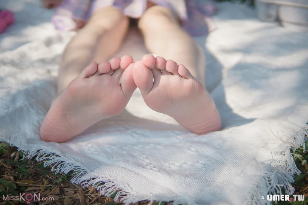 [Limerence原创] No.047_ 海蓝 白皙希腊脚 JK户外野餐