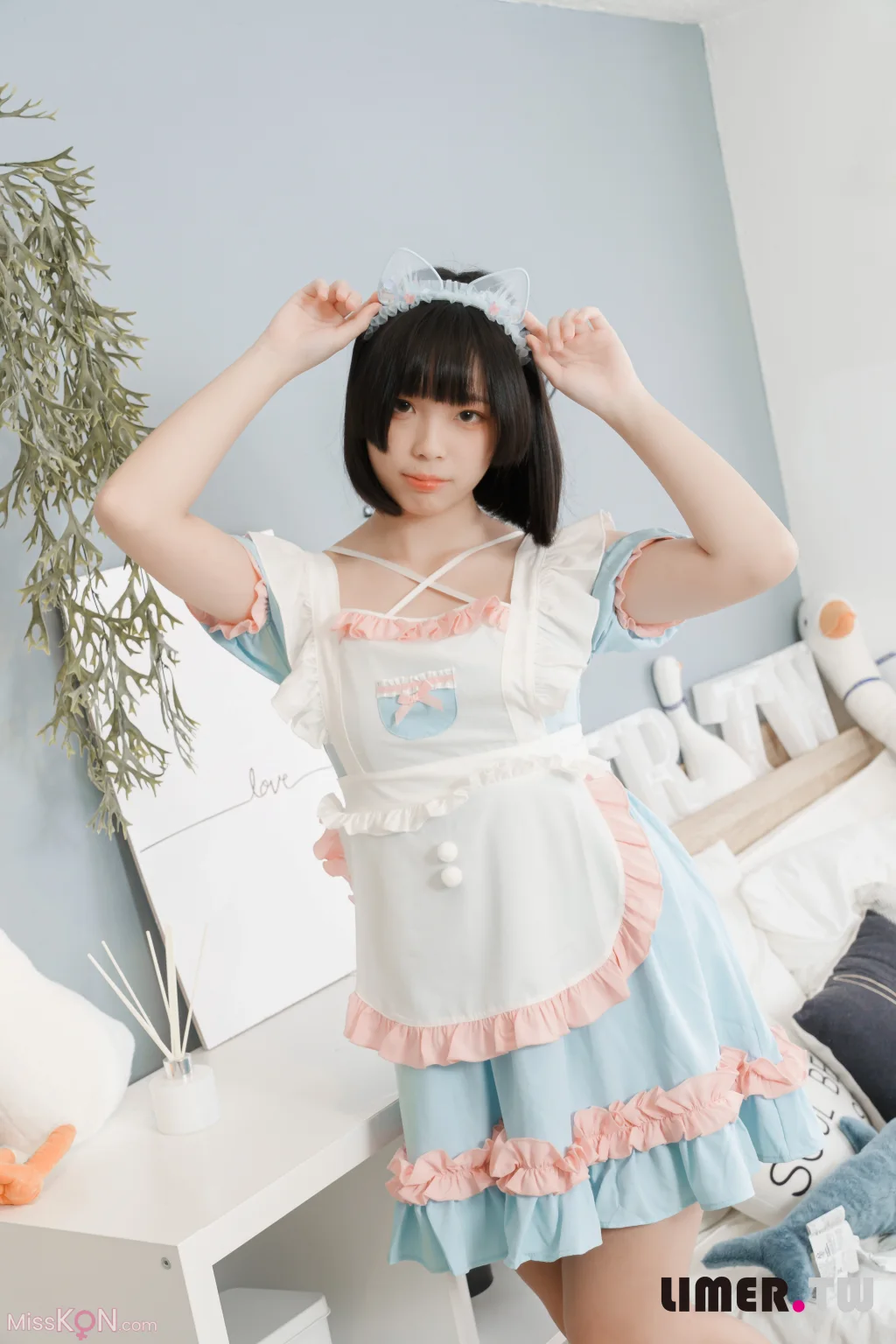 [Limerence原创] No.055_ 之之 女仆装扮柔嫩欧派与裸足 请主人享用