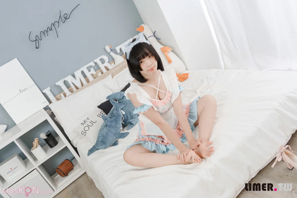 [Limerence原创] No.055_ 之之 女仆装扮柔嫩欧派与裸足 请主人享用