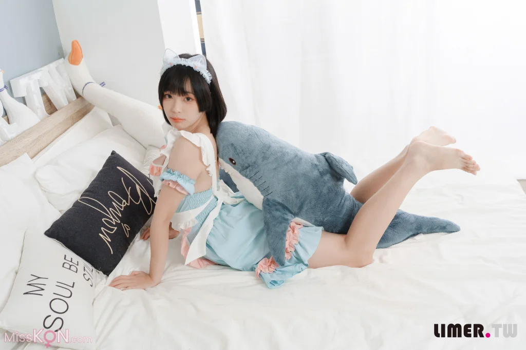 [Limerence原创] No.055_ 之之 女仆装扮柔嫩欧派与裸足 请主人享用