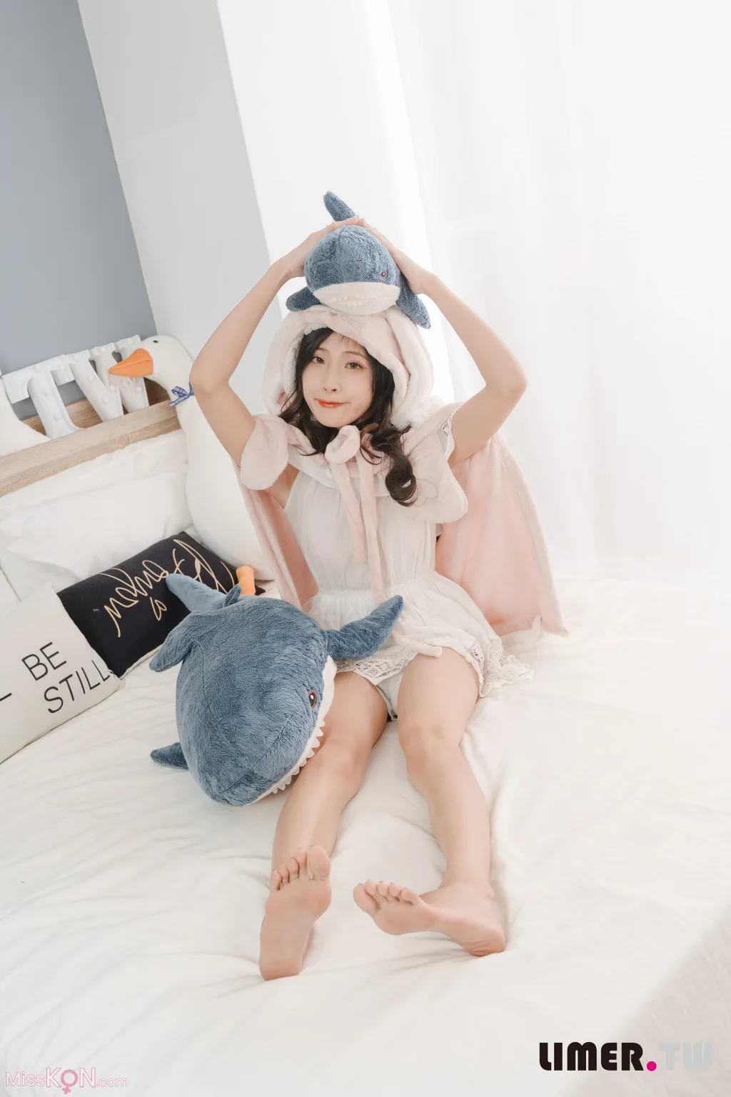 [Limerence原创] No.057_ Yumi 变身可爱兔兔送裸足来拜年