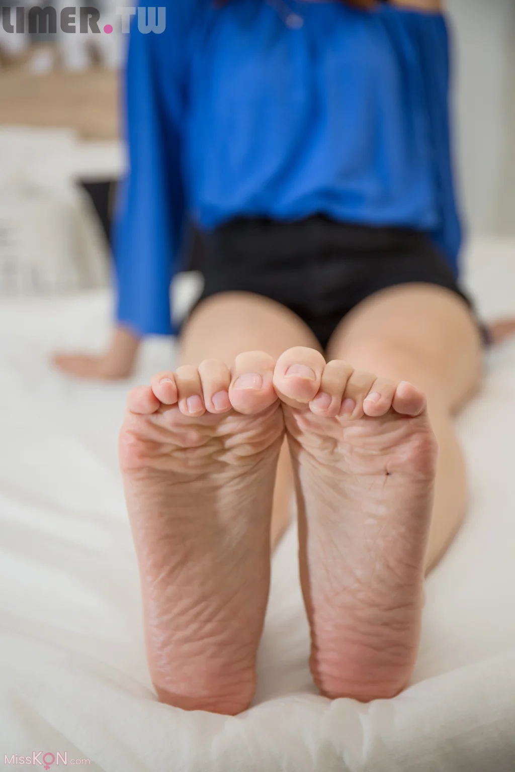 [Limerence原创] No.061_ Betty 用美腿从清晨到傍晚都把你锁在床上