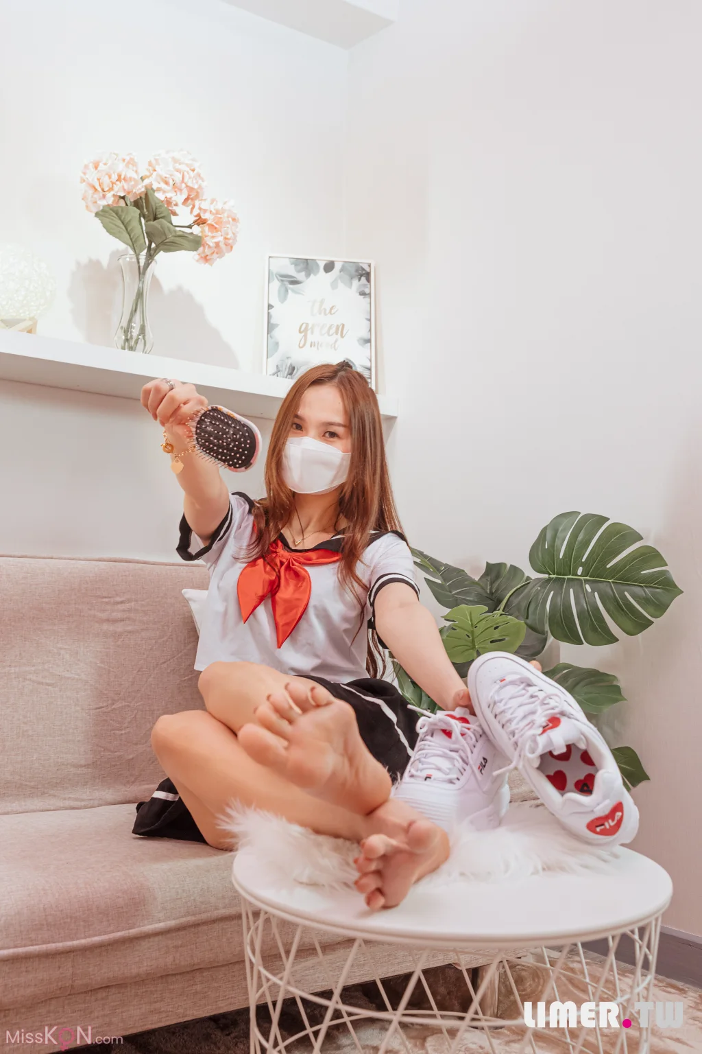 [Limerence原创] No.069_ Cherry 哥哥下课突然检查 没洗脚就挠痒惩罚