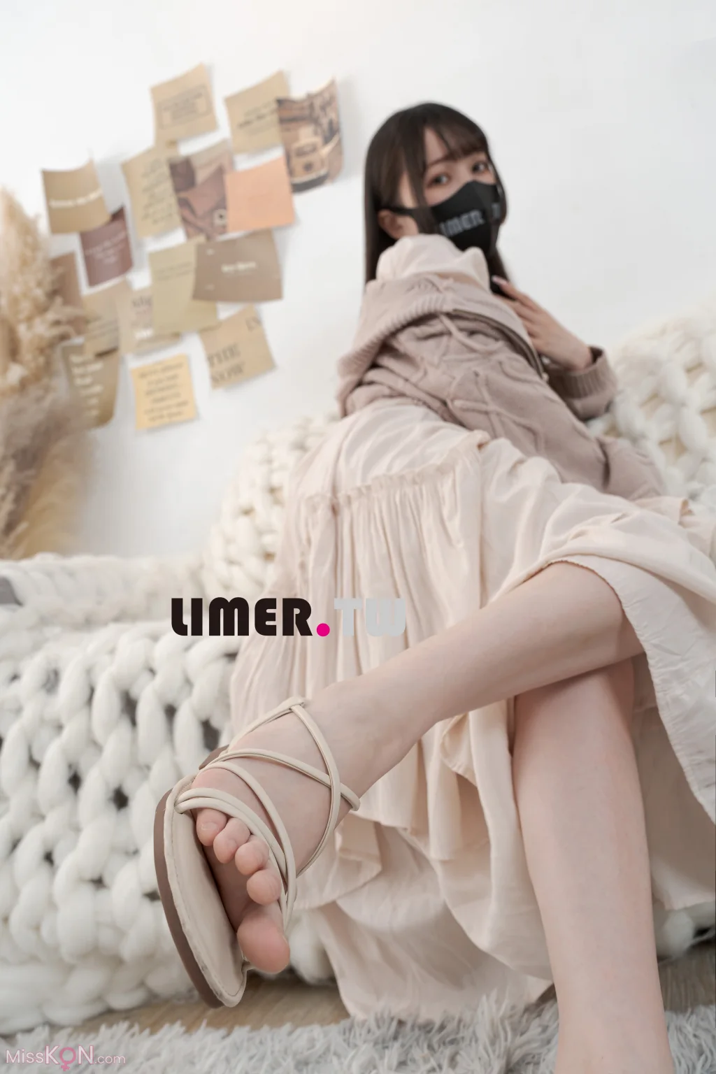 [Limerence原创] No.097_ Miya 涼鞋 素甲 粉嫩通紅裸足 一次滿足