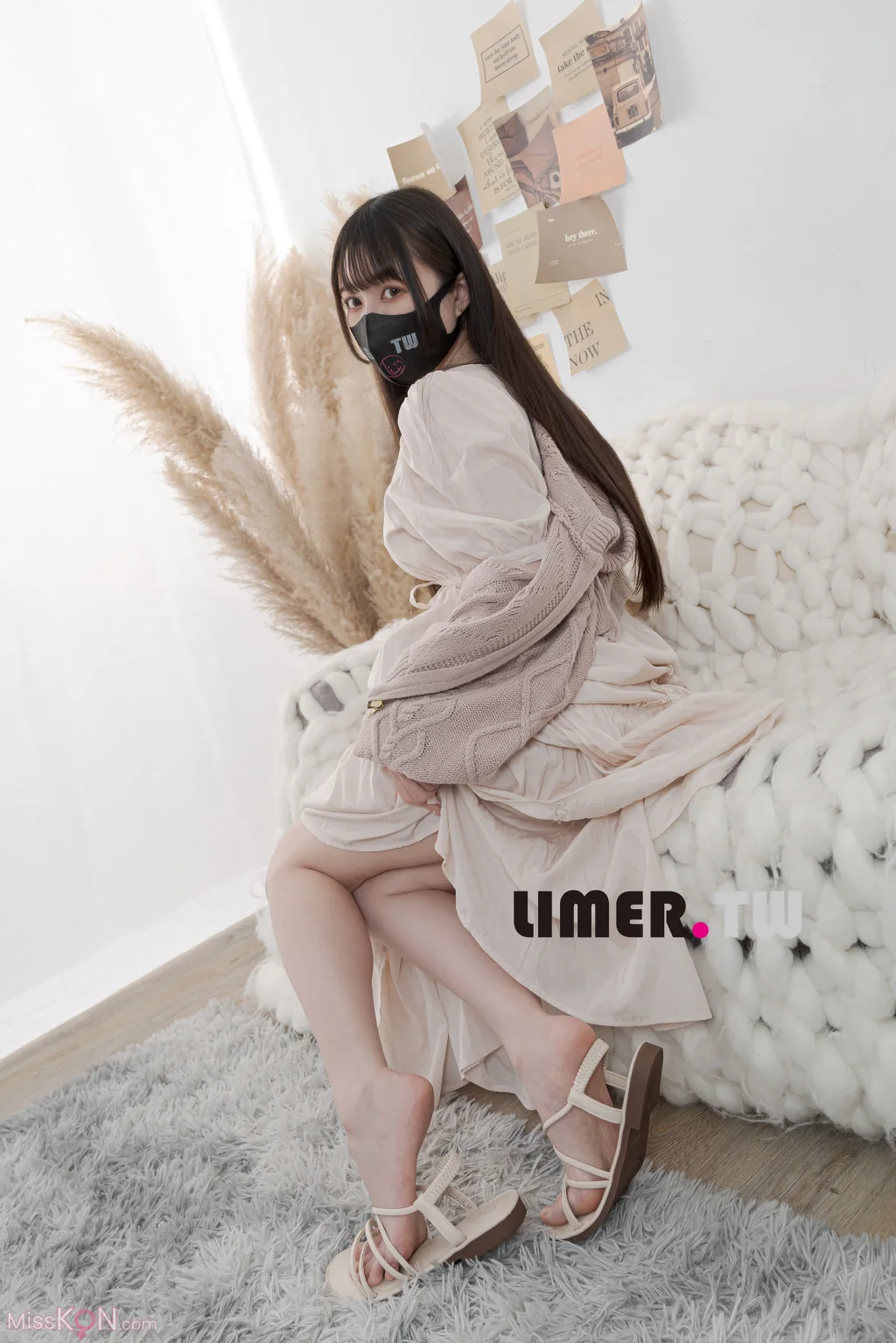 [Limerence原创] No.097_ Miya 涼鞋 素甲 粉嫩通紅裸足 一次滿足