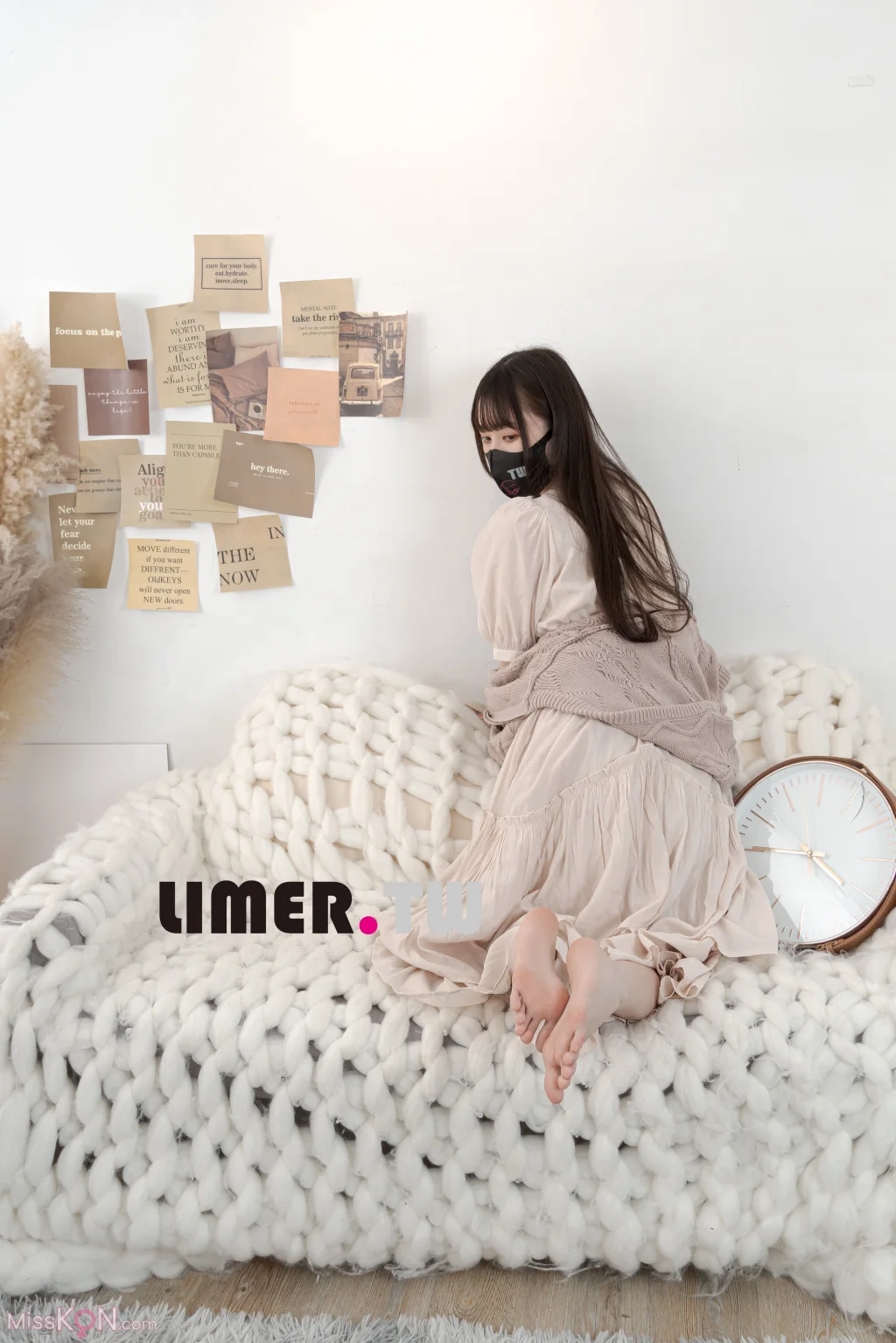 [Limerence原创] No.097_ Miya 涼鞋 素甲 粉嫩通紅裸足 一次滿足