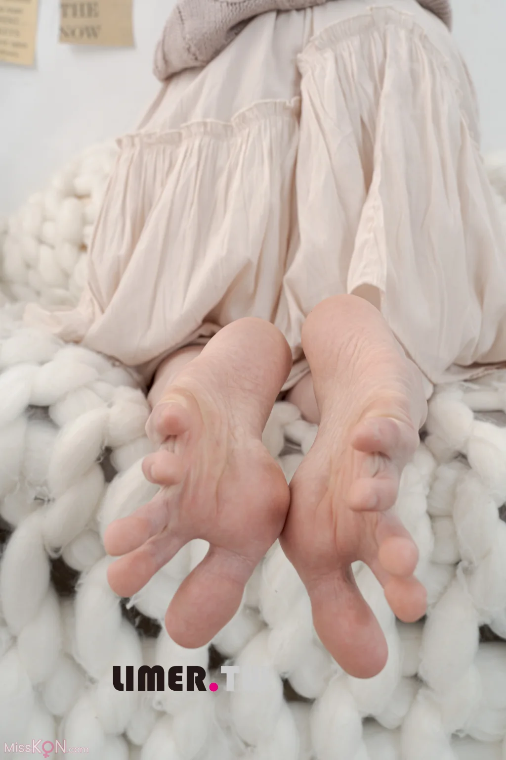 [Limerence原创] No.097_ Miya 涼鞋 素甲 粉嫩通紅裸足 一次滿足