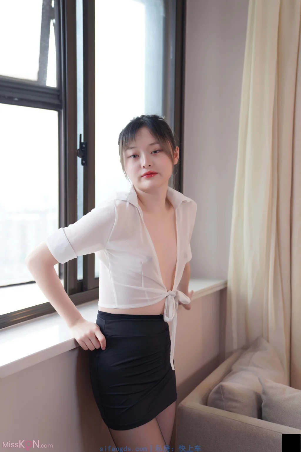 [Private Photoshoot] 悦悦_ 短裙黑丝 全尺度私拍
