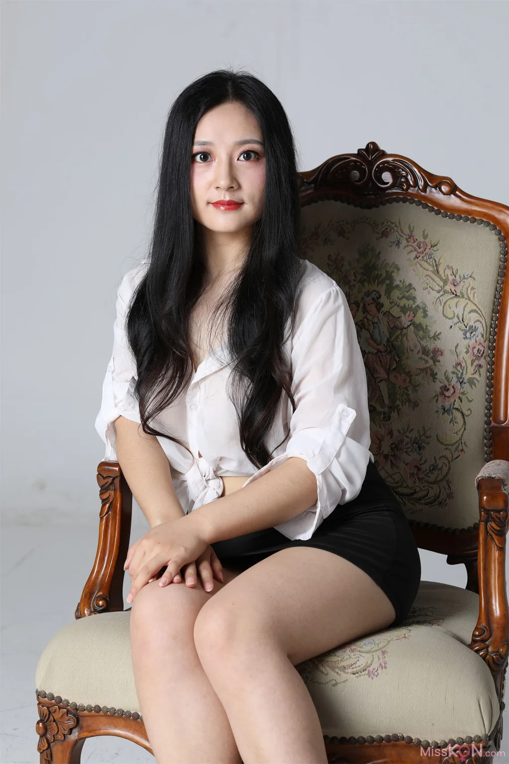 [Private Photoshoot] 暖暖_ 行色模特 人妻制服风格 全尺度私拍