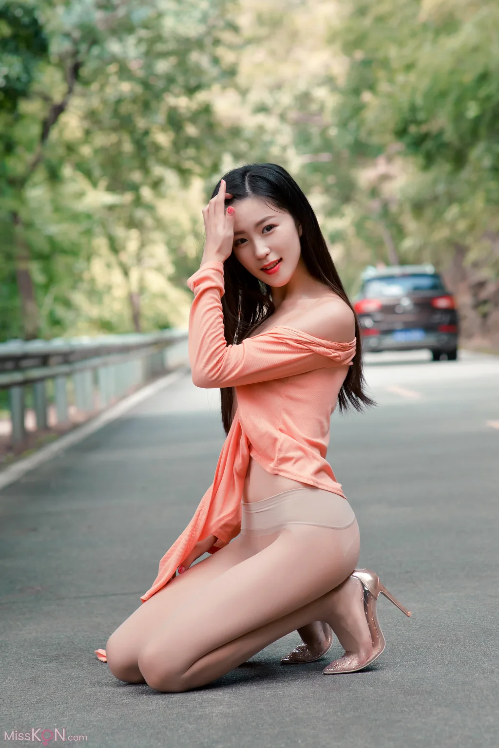 [Private Photoshoot] 杨子嫣_ 户外女神的丝袜秀