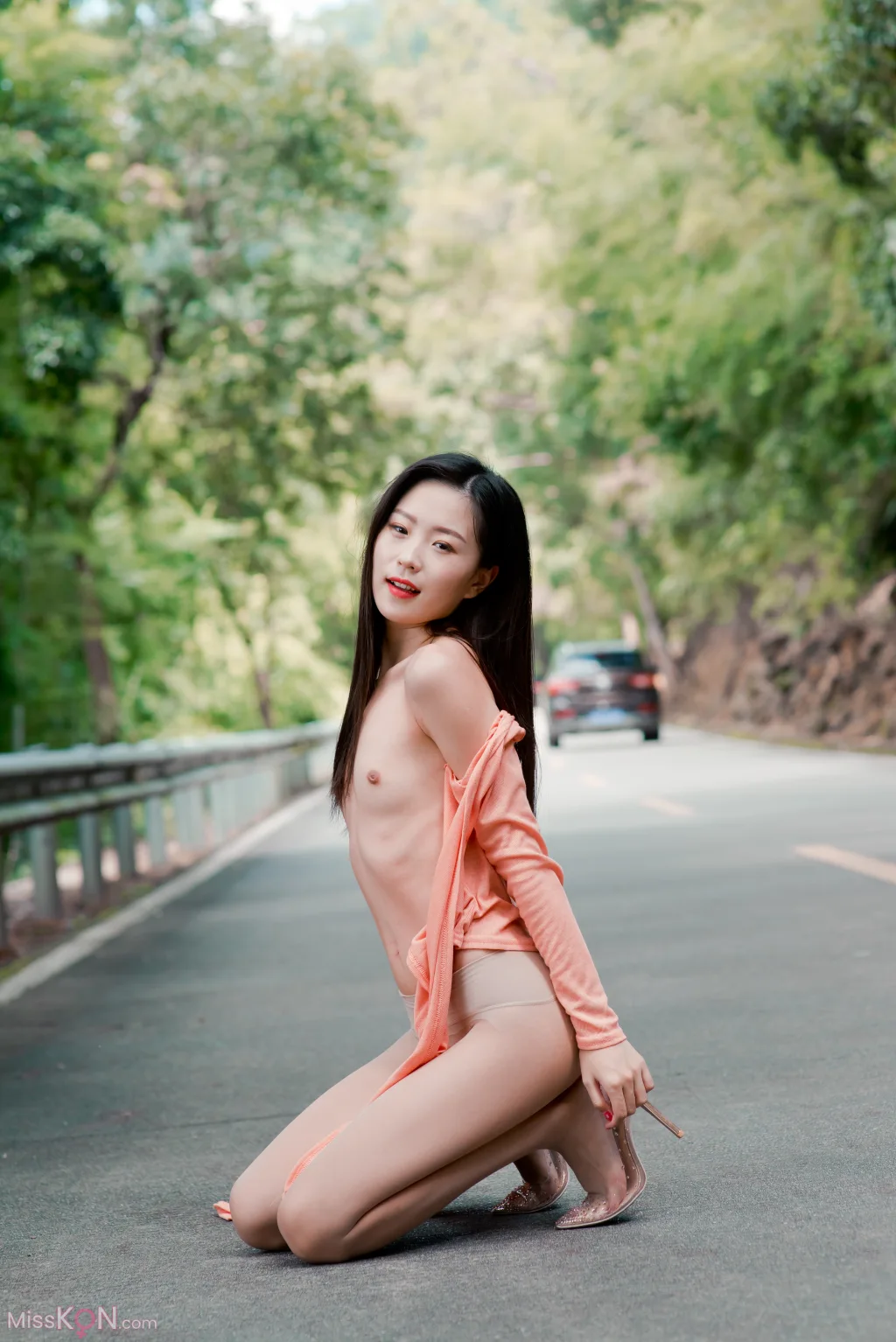 [Private Photoshoot] 杨子嫣_ 户外女神的丝袜秀