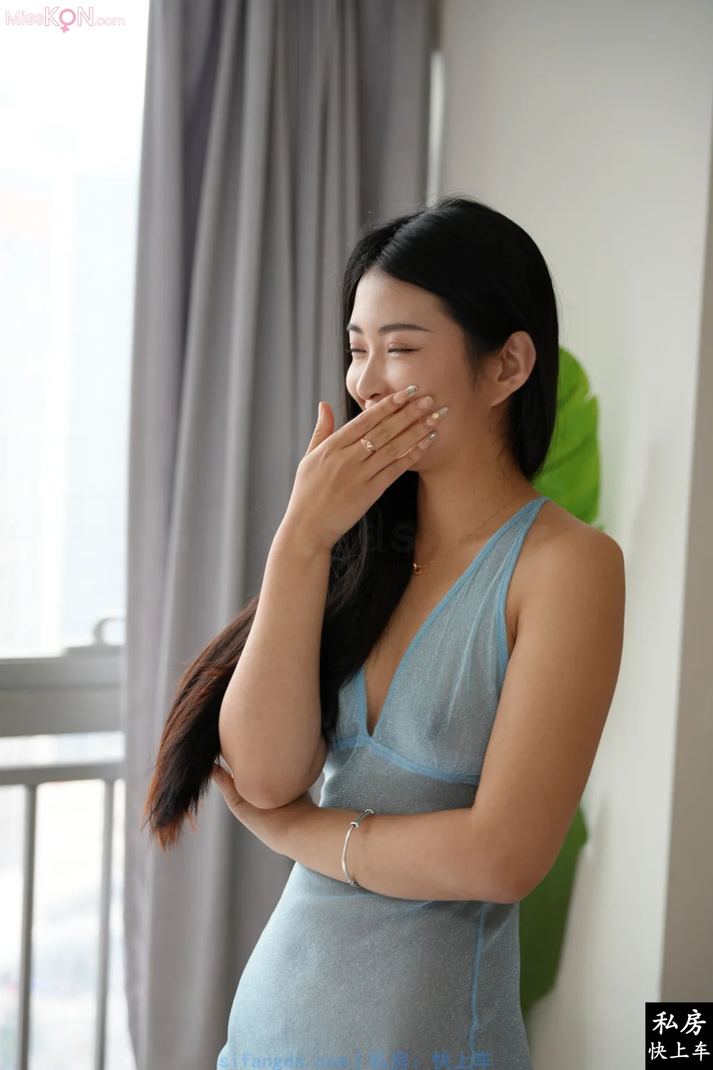 [Private Photoshoot] 芯芯_ 纯欲女神 满足你一切的所需