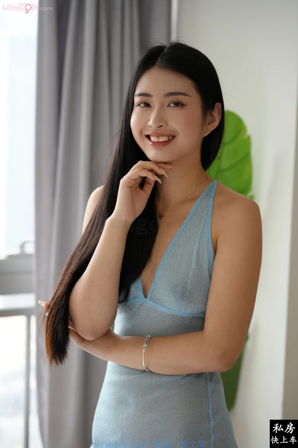 [Private Photoshoot] 芯芯_ 纯欲女神 满足你一切的所需